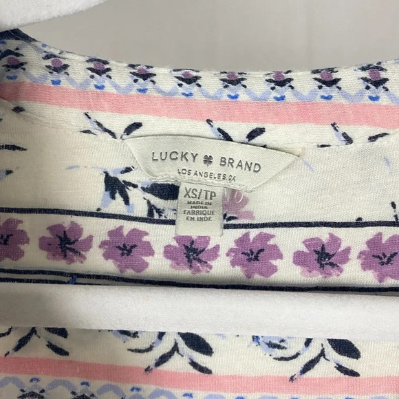Lucky Brand Boho Floral White Purple Print  V Neck Short Sleeve Top - Picture 3 of 9